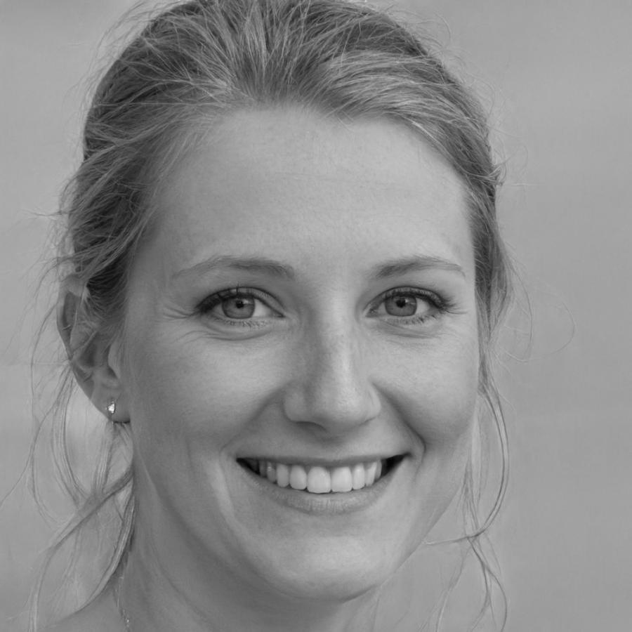 Instructor Larissa Torvaldsen